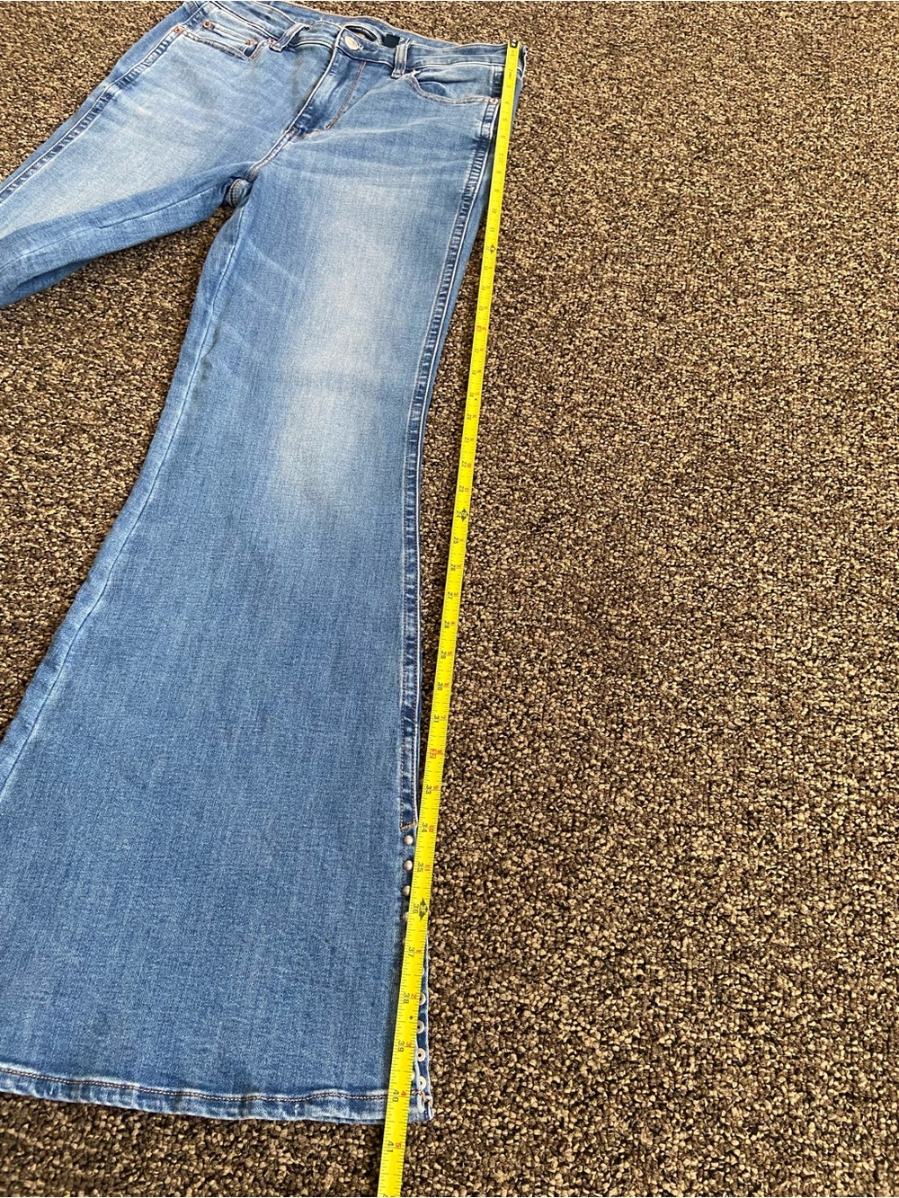 American Eagle Next Level Stretch Flare Jeans Side Slit Studded Hem Size 10 - Picture 7 of 16